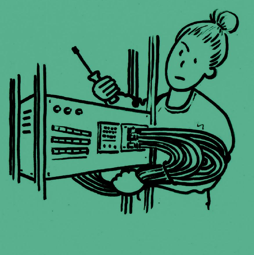 Mittel und Ausstattung Hier sehen Sie eine Jugendliche, die vor der Rückseite eines Computers steht und viele Kabel in der Hand hält